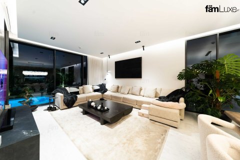 Villa in Tilal Al Ghaf, Dubai 5 bedrooms, 619 sq.m. № 94733