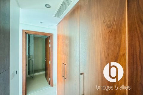 Apartment in Downtown Dubai (Downtown Burj Dubai), Dubai 2 bedrooms, 129 sq.m. № 98084 - photo 15