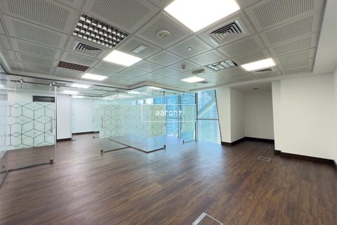 Oficina en Jumeirah Lake Towers, Dubai, 102.8 m², № 42718 - foto 1