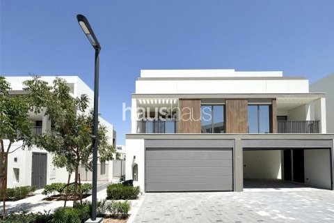 Villa in Aura, Tilal Al Ghaf, Dubai 4 bedrooms, 317 sq.m. № 43467 - photo 1