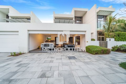 Villa in District One, Mohammed Bin Rashid City, Dubai 5 bedrooms, 776 sq.m. № 72639 - photo 25