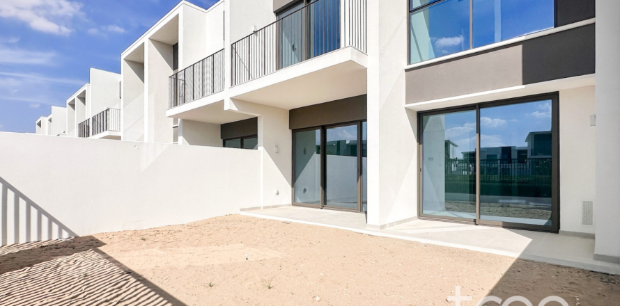 Townhouse in The Valley, Dubai 3 bedrooms, 73.95 sq.m. № 133932