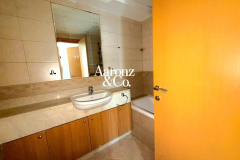 Apartment in Jumeirah Lake Towers, Dubai 5 bedrooms, 270 sq.m. № 133931 - photo 3