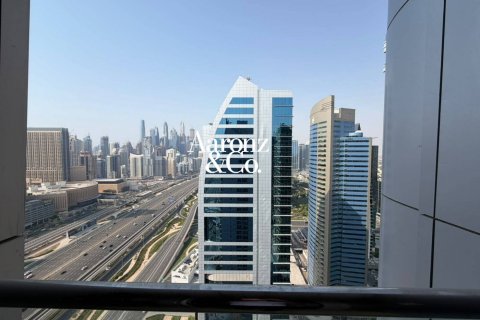 Apartment in Jumeirah Lake Towers, Dubai 5 bedrooms, 270 sq.m. № 133931 - photo 2