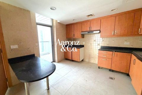 Apartment in Jumeirah Lake Towers, Dubai 5 bedrooms, 270 sq.m. № 133931 - photo 8
