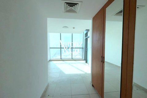 Apartment in Jumeirah Lake Towers, Dubai 5 bedrooms, 270 sq.m. № 133931 - photo 17