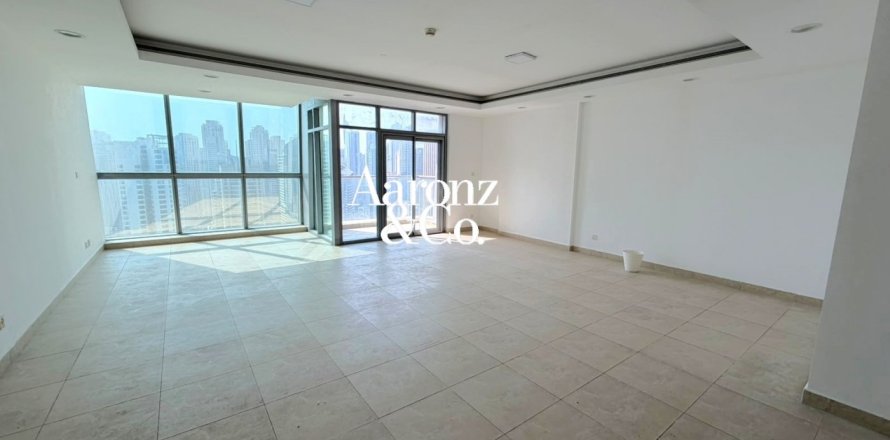Apartment in Jumeirah Lake Towers, Dubai 5 bedrooms, 270 sq.m. № 133931