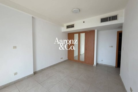 Apartment in Jumeirah Lake Towers, Dubai 5 bedrooms, 270 sq.m. № 133931 - photo 12