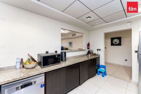 Apartment in Palm Jumeirah, Dubai 3 bedrooms, 219.7 sq.m. № 110868 - photo 21