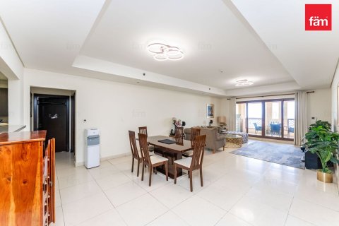 Apartment in Palm Jumeirah, Dubai 3 bedrooms, 219.7 sq.m. № 110868 - photo 29