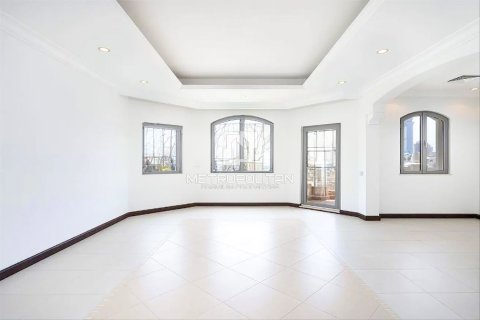 Снять в аренду виллу в Garden Homes, Пальма Джумейра, Дубай: 4 спальни, 465м², № 72896 - фото 17