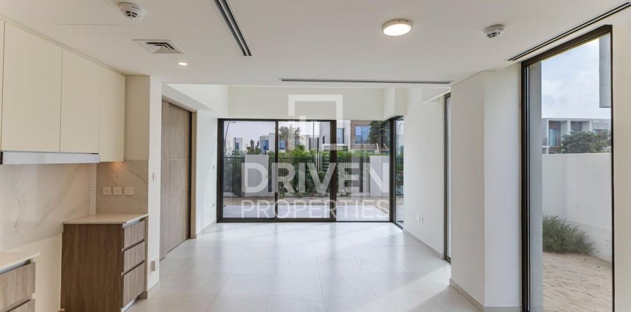 Adosado en The Valley, Dubai, 4 dormitorios, 212 m², № 86418