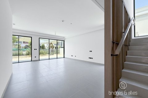Villa en Dubai, 4 dormitorios, 378.3 m², № 47271 - foto 5