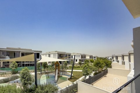 Villa en Dubai, 4 dormitorios, 378.3 m², № 47271 - foto 9