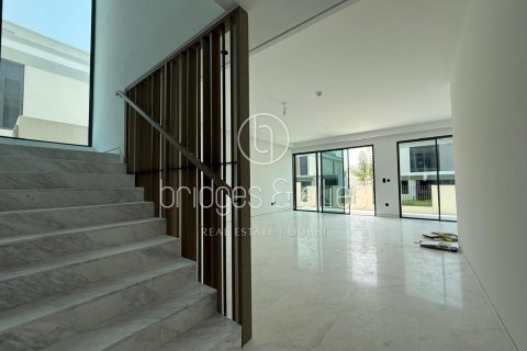 Villa en Dubai, 4 dormitorios, 373.1 m², № 47279 - foto 1