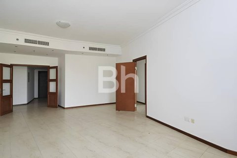Apartment in Jumeirah Lake Towers, Dubai 2 bedrooms, 145 sq.m. № 25011 - photo 13