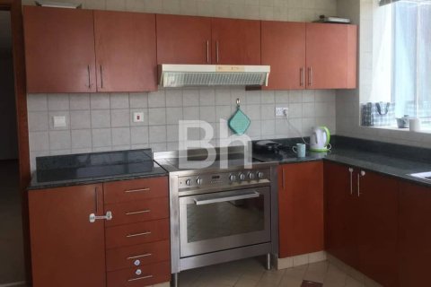 Apartment in Jumeirah Lake Towers, Dubai 2 bedrooms, 145 sq.m. № 25011 - photo 3