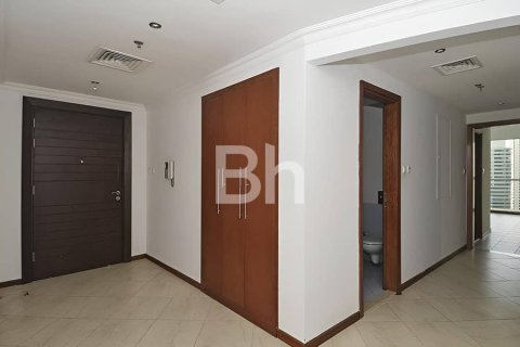 Apartment in Jumeirah Lake Towers, Dubai 2 bedrooms, 145 sq.m. № 25011 - photo 2