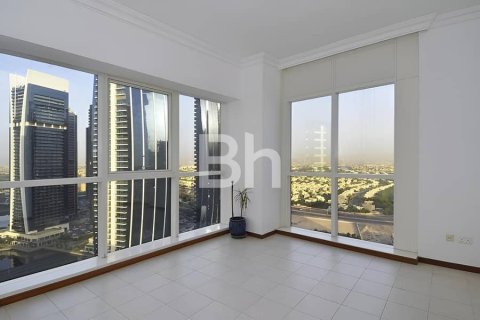 Apartment in Jumeirah Lake Towers, Dubai 2 bedrooms, 145 sq.m. № 25011 - photo 6