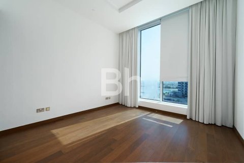 Apartment in Palm Jumeirah, Dubai 3 bedrooms, 212 sq.m. № 24993 - photo 11