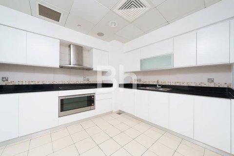 Apartment in Palm Jumeirah, Dubai 3 bedrooms, 212 sq.m. № 24993 - photo 16