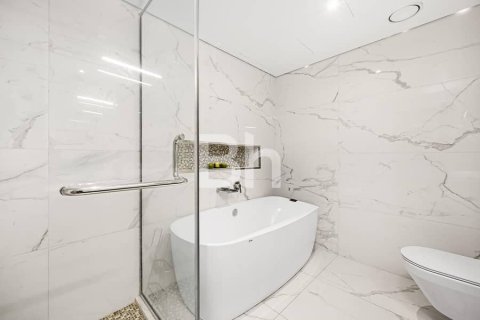 Apartment in Dubai Marina, Dubai 3 bedrooms, 245 sq.m. № 24994 - photo 17