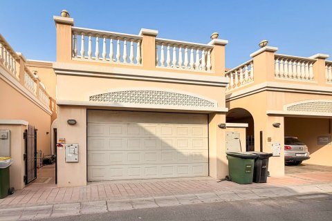 Villa in Jumeirah Village Circle, Dubai 2 bedrooms, 240 sq.m. № 133953 - photo 4