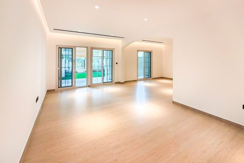 Villa in Jumeirah Village Circle, Dubai 2 bedrooms, 240 sq.m. № 133953 - photo 11