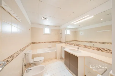 Villa in Meadows, Dubai 5 bedrooms, 575 sq.m. № 62248 - photo 8