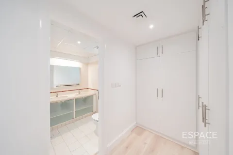 Villa in Meadows, Dubai 5 bedrooms, 575 sq.m. № 62248 - photo 14