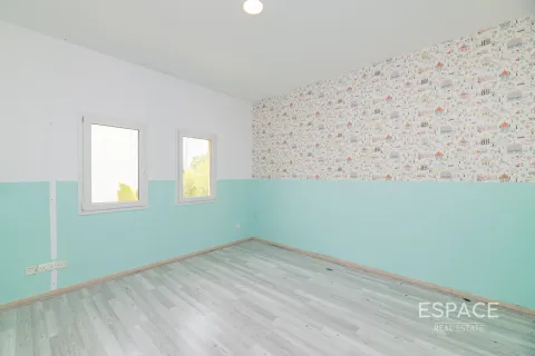 Villa in Meadows, Dubai 5 bedrooms, 575 sq.m. № 62248 - photo 16