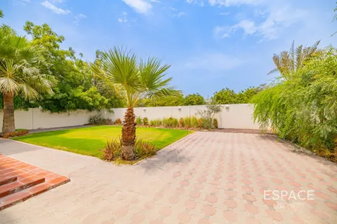 Villa in Meadows, Dubai 5 bedrooms, 575 sq.m. № 62248 - photo 19