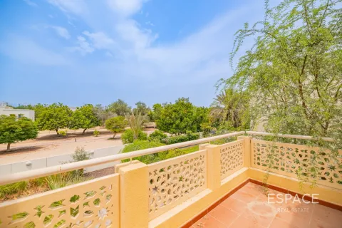 Villa in Meadows, Dubai 5 bedrooms, 575 sq.m. № 62248 - photo 18