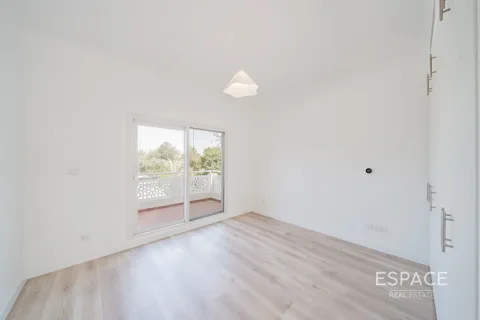 Villa in Meadows, Dubai 5 bedrooms, 575 sq.m. № 62248 - photo 13