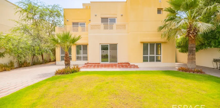 Villa in Meadows, Dubai 5 bedrooms, 575 sq.m. № 62248