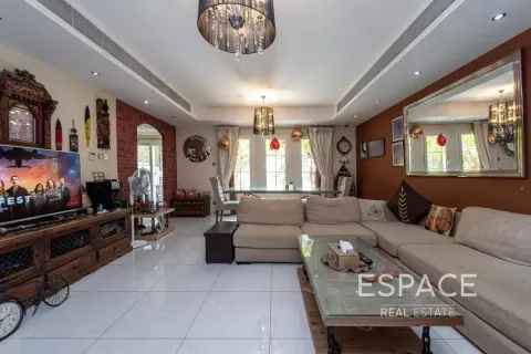Villa in The Springs, Dubai 3 bedrooms, 283 sq.m. № 62245 - photo 1