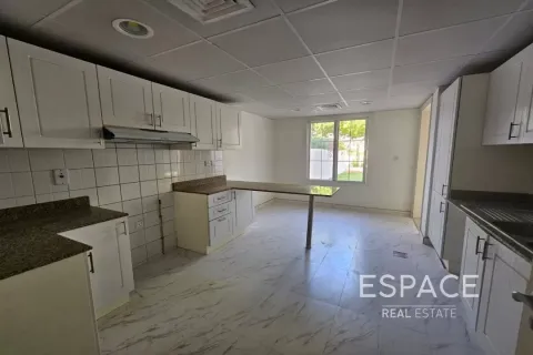 Townhouse in The Springs, Dubai 3 bedrooms, 245 sq.m. № 62243 - photo 2