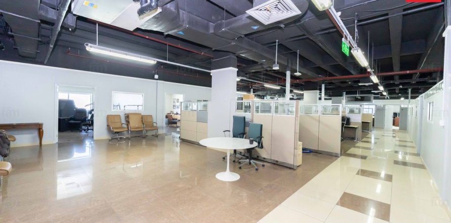 Bureau à Al Furjan, Dubai, 622.6 m², № 77774