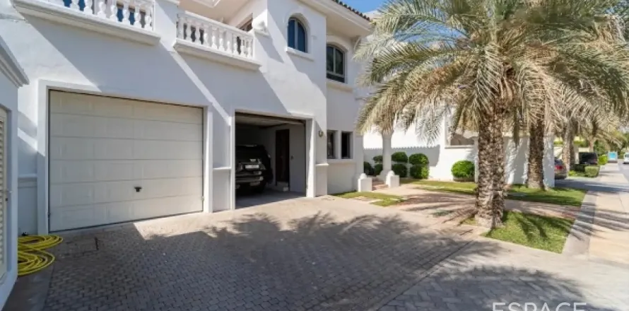 Villa en Palm Jumeirah, Dubai, 4 dormitorios, 623 m², № 61631