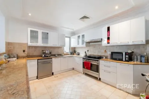 Villa en Palm Jumeirah, Dubai, 4 dormitorios, 623 m², № 61631 - foto 3