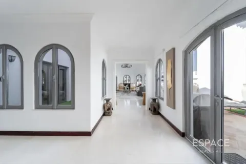 Villa en Palm Jumeirah, Dubai, 4 dormitorios, 623 m², № 61631 - foto 8