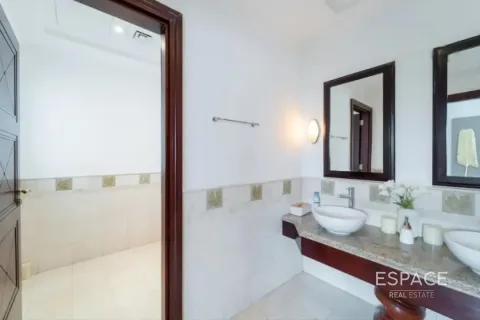 Villa en Palm Jumeirah, Dubai, 4 dormitorios, 623 m², № 61631 - foto 10