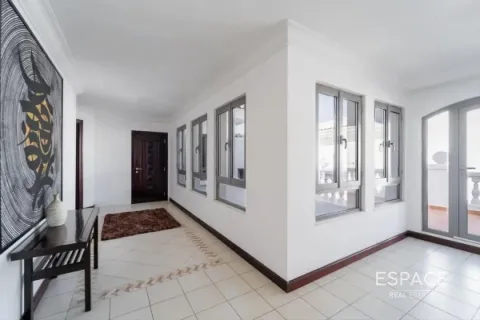 Villa en Palm Jumeirah, Dubai, 4 dormitorios, 623 m², № 61631 - foto 11