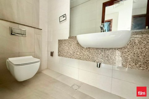 Снять в аренду квартиру в Аль-Сатве, Дубай: 2 спальни, 111.8м², № 113438 - фото 8