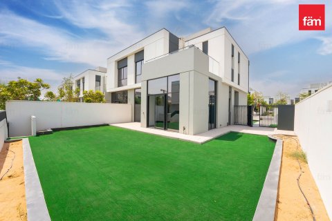 Villa en Al Furjan, Dubai, 4 dormitorios, 357.9 m², № 135260 - foto 1