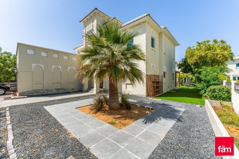 Villa in Al Furjan, Dubai 4 bedrooms, 689.7 sq.m. № 50105 - photo 27