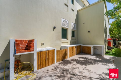 Villa in Al Furjan, Dubai 4 bedrooms, 689.7 sq.m. № 50105 - photo 25