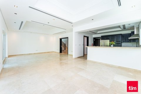 Villa in Al Furjan, Dubai 4 bedrooms, 689.7 sq.m. № 50105 - photo 5