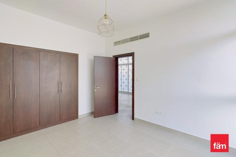 Villa in Dubai 4 bedrooms, 392.8 sq.m. № 50096 - photo 8