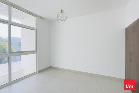 Villa in Dubai 4 bedrooms, 392.8 sq.m. № 50096 - photo 2